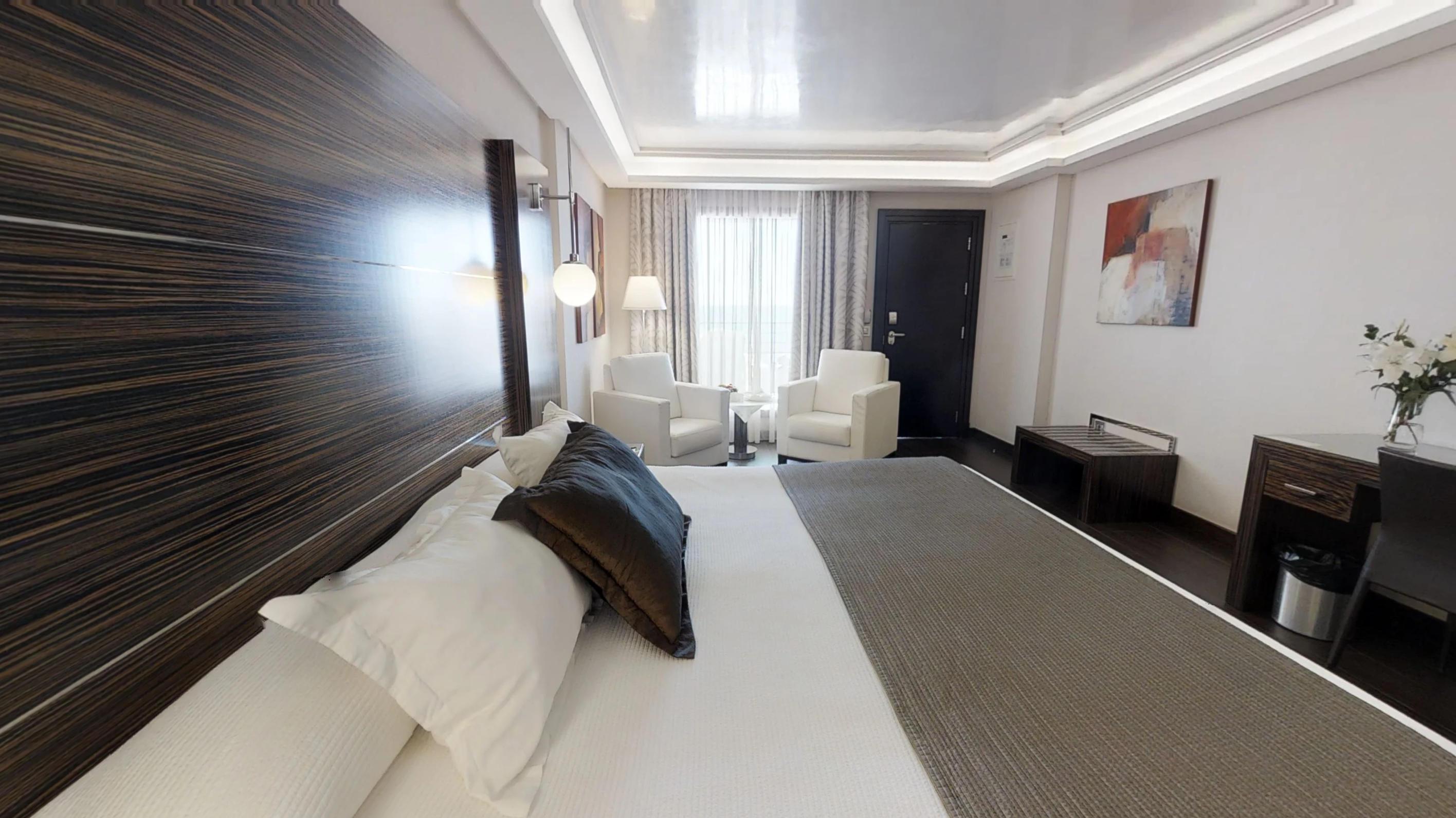Vincci Seleccion Aleysa Hotel Benalmadena Bagian luar foto A room at the hotel