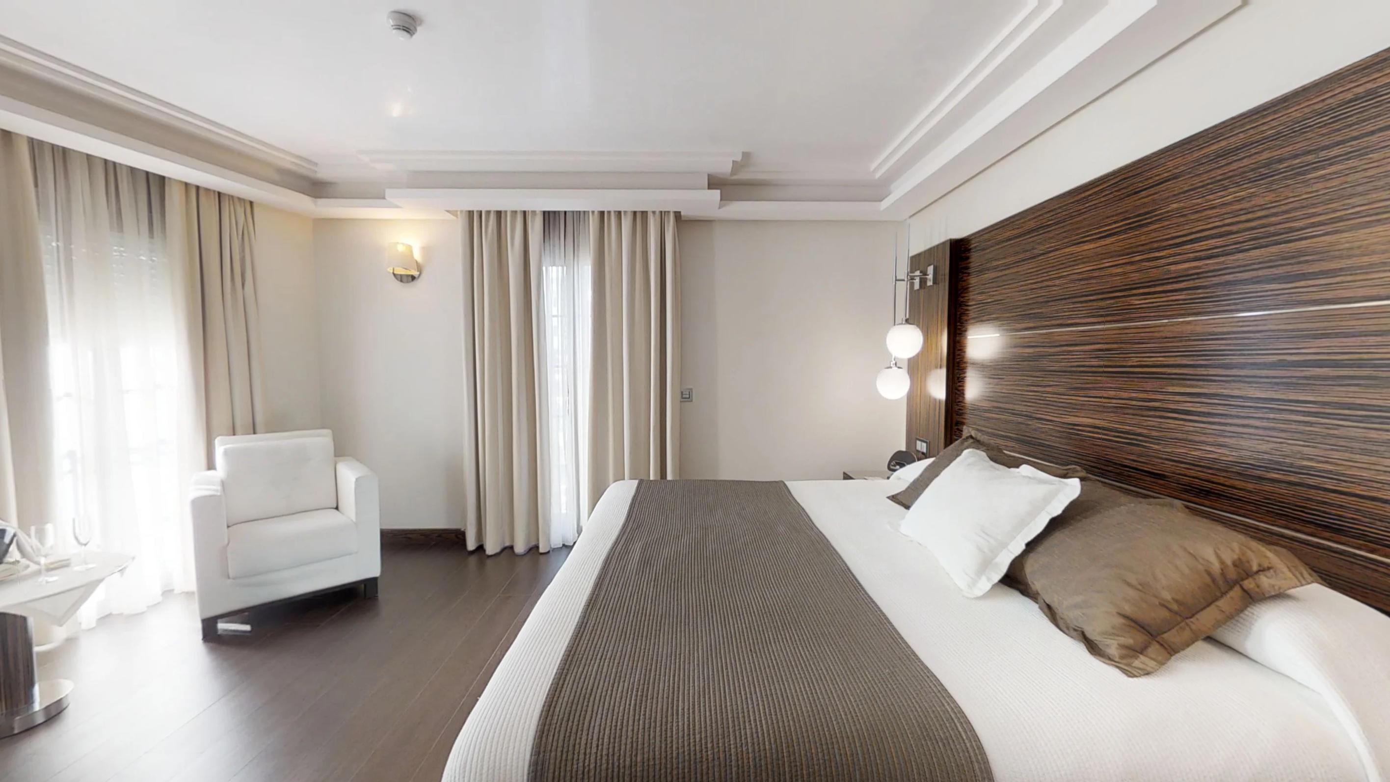 Vincci Seleccion Aleysa Hotel Benalmadena Bagian luar foto A room at the hotel