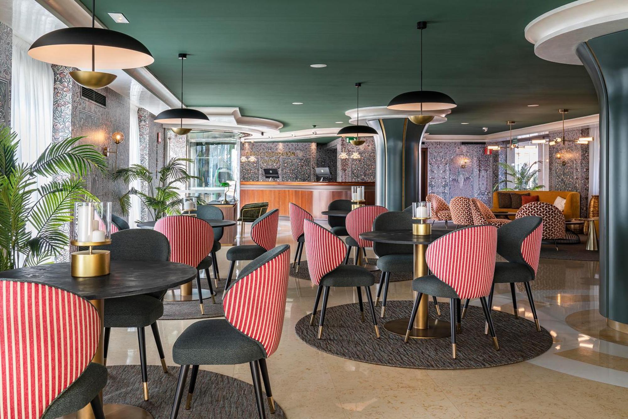 Vincci Seleccion Aleysa Hotel Benalmadena Bagian luar foto The lounge at the 100th floor