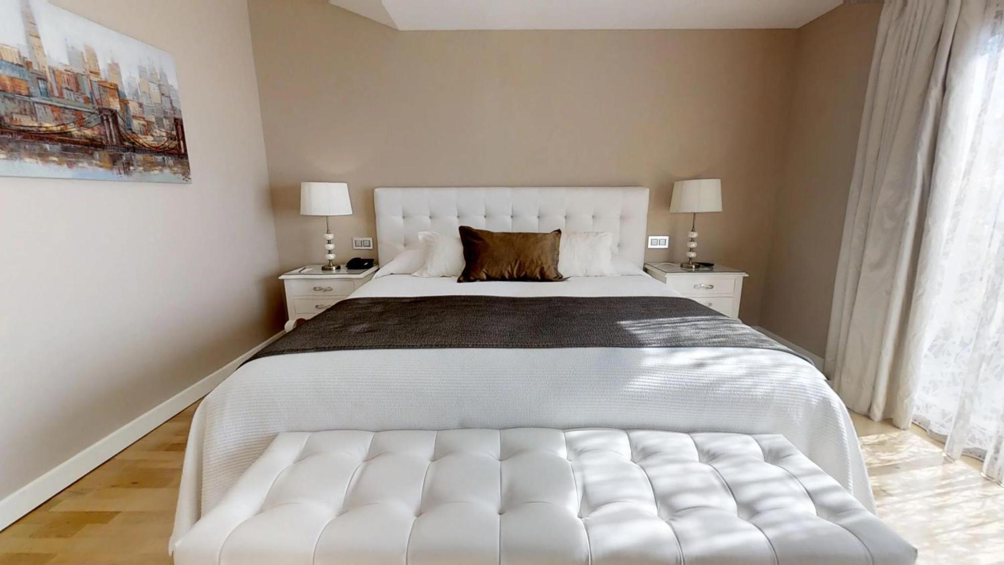 Vincci Seleccion Aleysa Hotel Benalmadena Bagian luar foto A bedroom