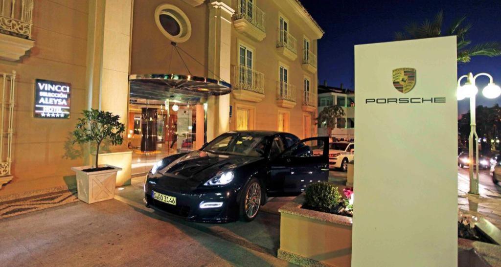 Vincci Seleccion Aleysa Hotel Benalmadena Bagian luar foto Porsche Museum
